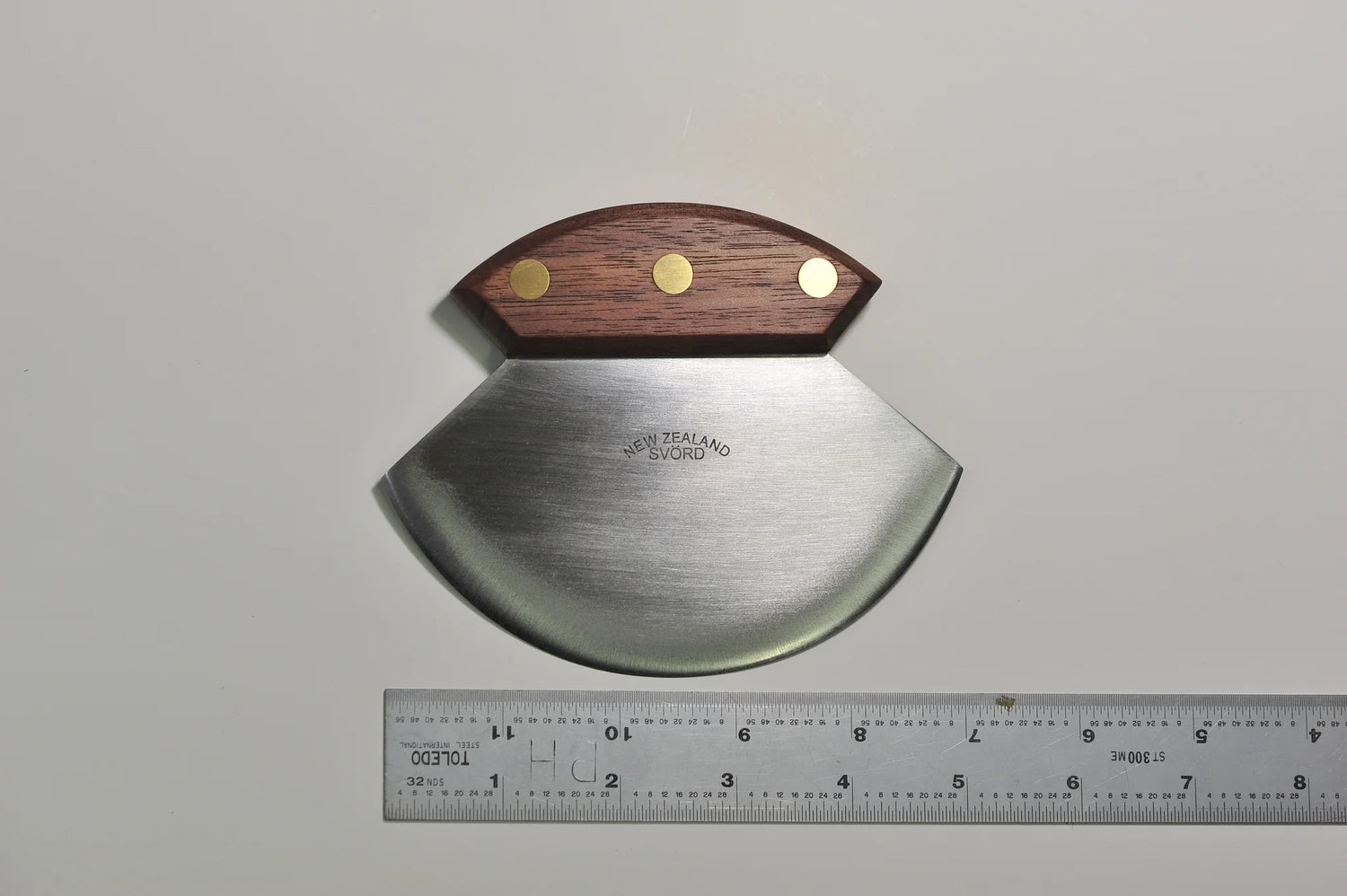 Alaskan Ulu Herb Cutter
